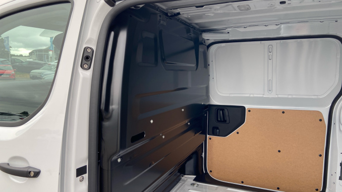 Vauxhall Vivaro L1 Diesel 1.5 Turbo D 120 Prime H1 Van - Image 18